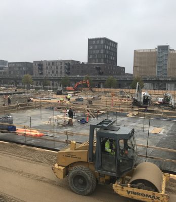 Ørestads Boulevard 49 | Holbøll etablerer byggegrube og ledninger til kloak og forsyning